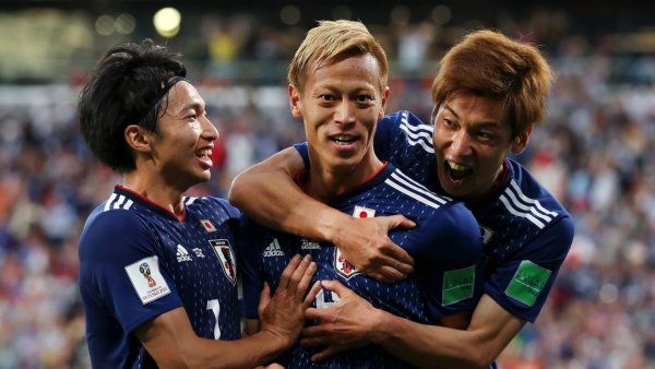 Японские футболисты после матча с Бельгией убрались в раздевалке и оставили записку