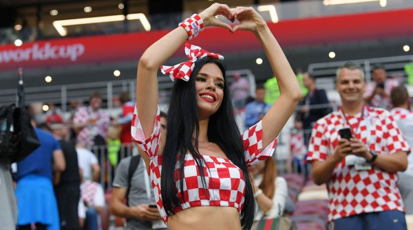 Фанатки Хорватии публикуют «горячие» снимки в поддержку своих футболистов